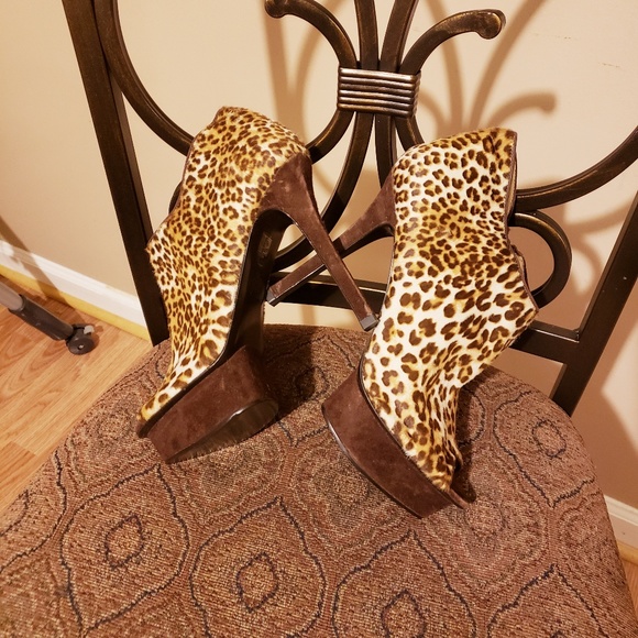 Leopard Heels - Picture 5 of 7